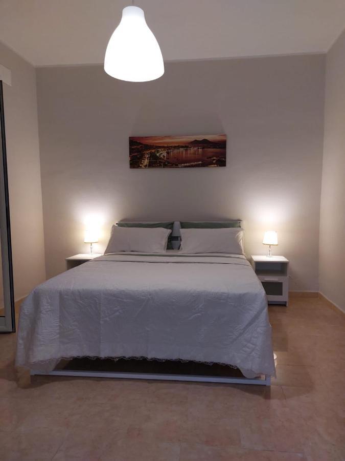 קסטל וולטורנו Esther Guest House מראה חיצוני תמונה