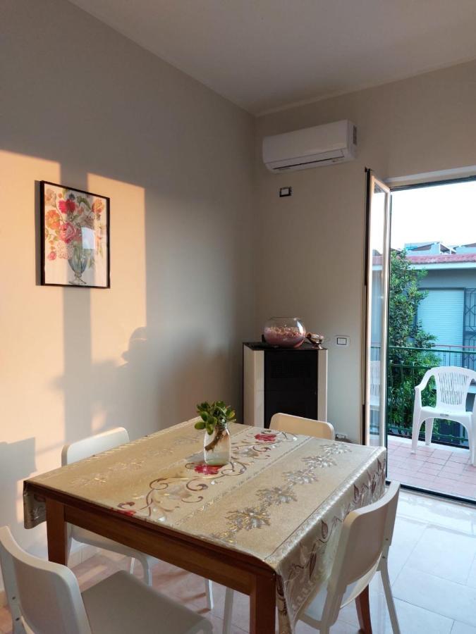 קסטל וולטורנו Esther Guest House מראה חיצוני תמונה