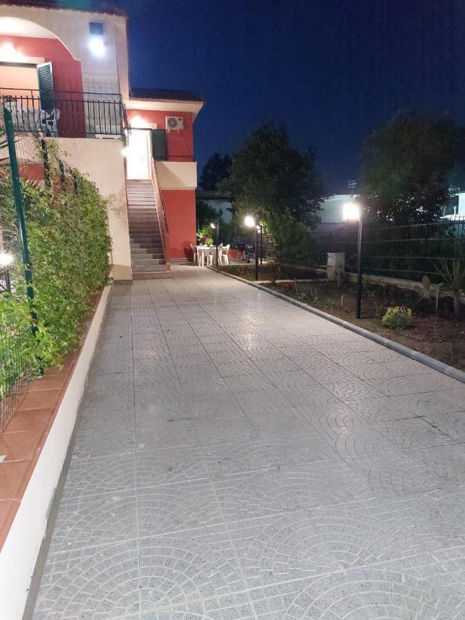 קסטל וולטורנו Esther Guest House מראה חיצוני תמונה