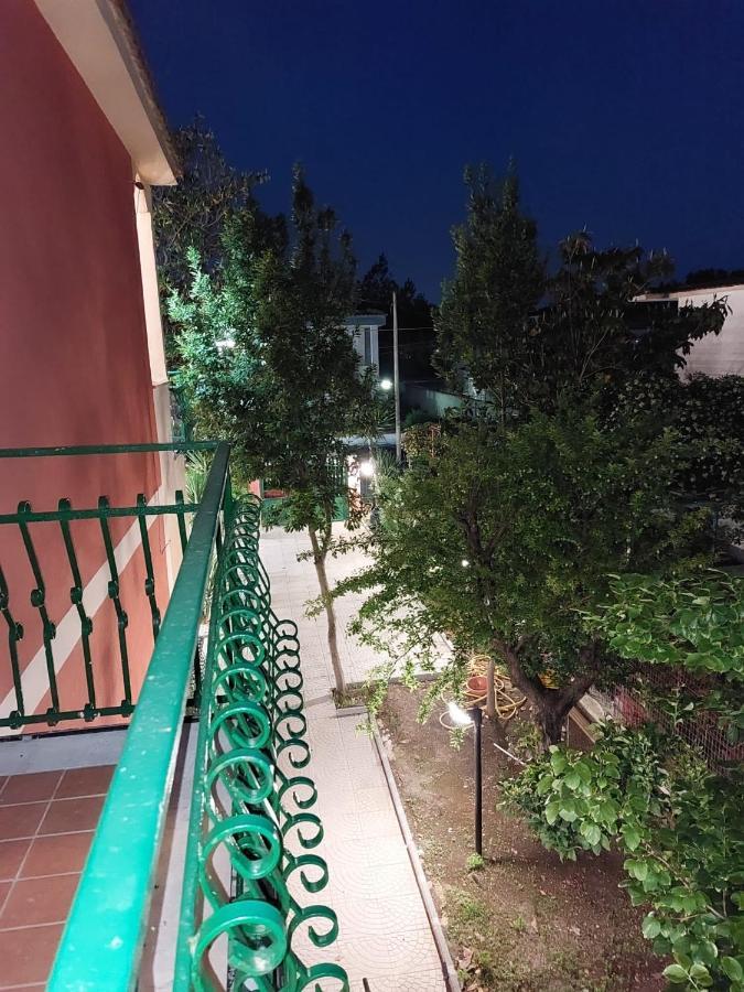 קסטל וולטורנו Esther Guest House מראה חיצוני תמונה