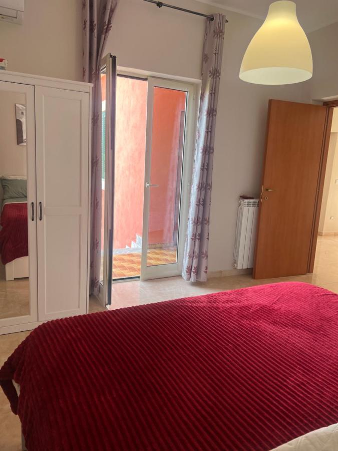 קסטל וולטורנו Esther Guest House מראה חיצוני תמונה